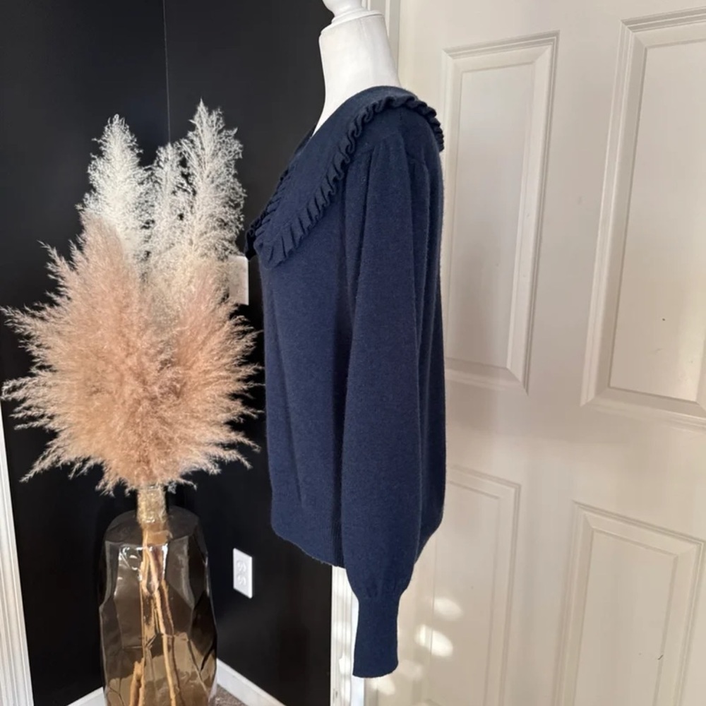 Autumn Cashmere Navy Peter Pan Collared Puff Sleeve 100% Cashmere Sweater
Large - Picture 4 of 12